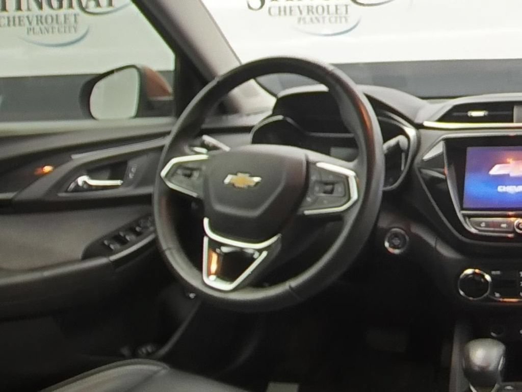 Used 2021 Chevrolet TrailBlazer LT w/ Sun and Liftgate Package FWD image 16