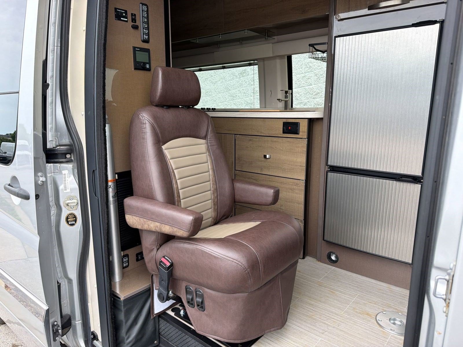Used 2018 Mercedes-Benz Sprinter 3500 image 19