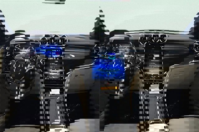 New 2025 Mercedes-Benz GLC 300 4MATIC image 5