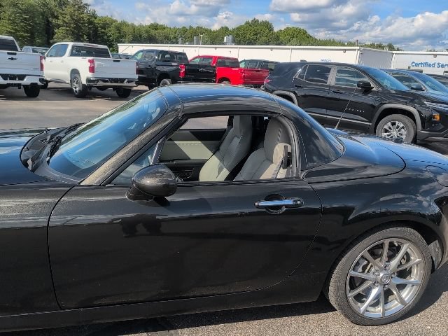 Used 2011 MAZDA MX-5 Miata Grand Touring RWD image 38