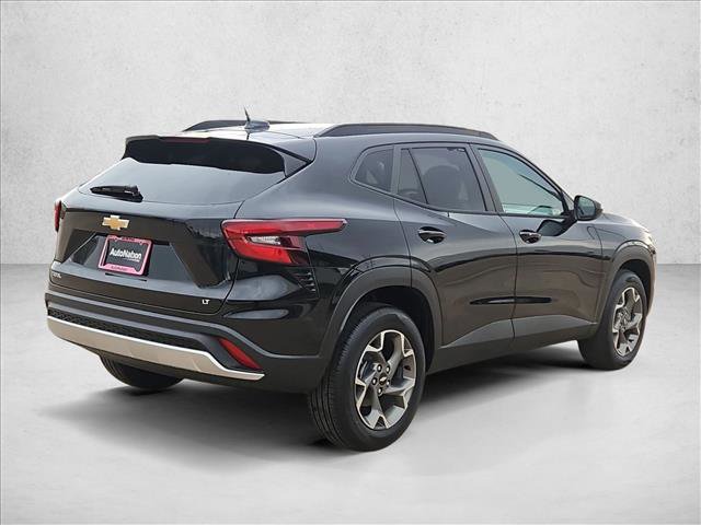 New 2026 Chevrolet Trax LT w/ LT Convenience Package FWD image 2