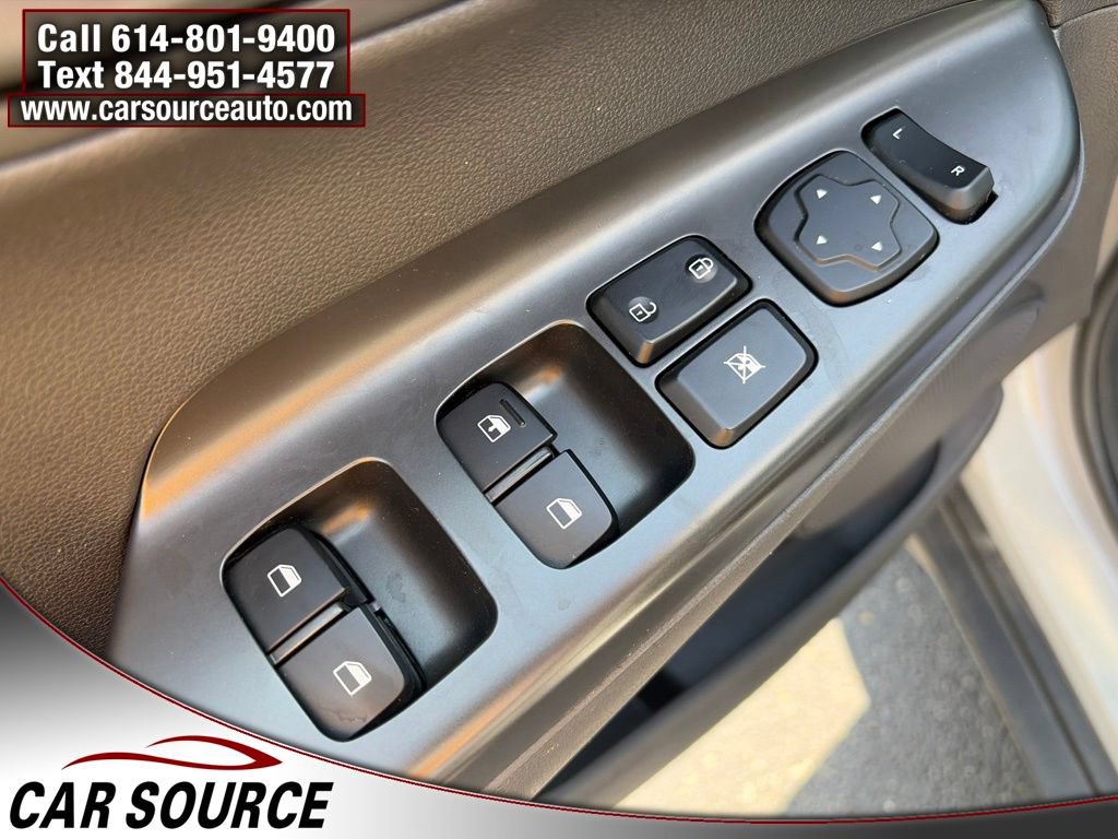 Used 2023 Hyundai Kona SE AWD/4WD image 16