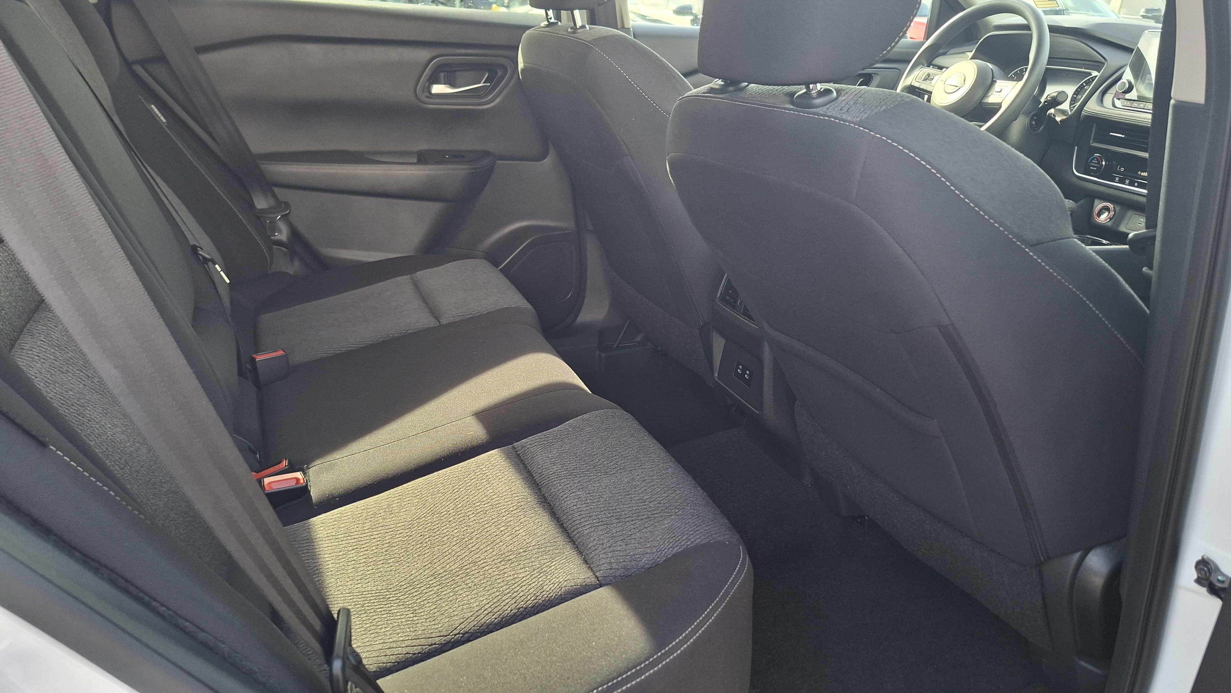 Certified 2024 Nissan Rogue SV image 22