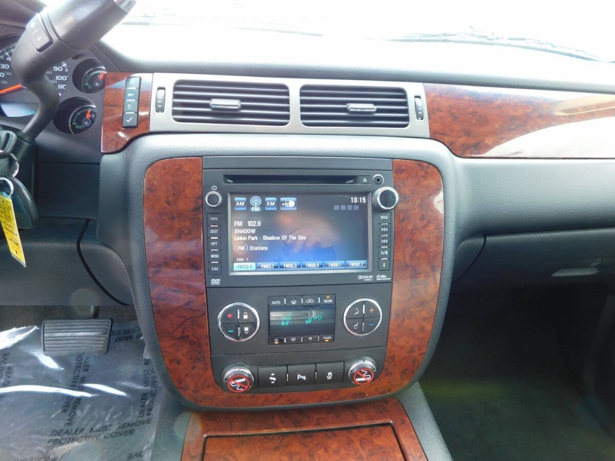 Used 2014 Chevrolet Suburban LTZ AWD/4WD image 13