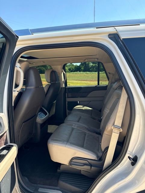 Used 2022 Lincoln Navigator Reserve AWD/4WD image 8