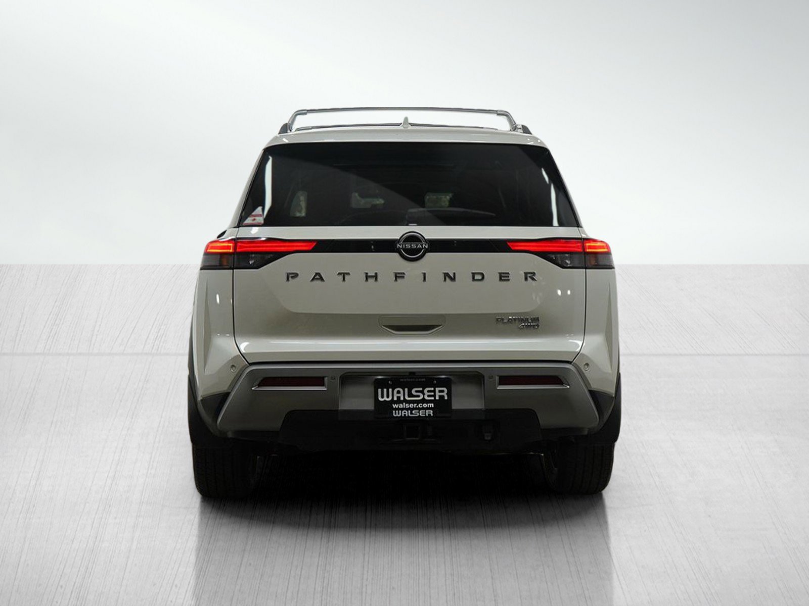 Used 2024 Nissan Pathfinder Platinum image 6