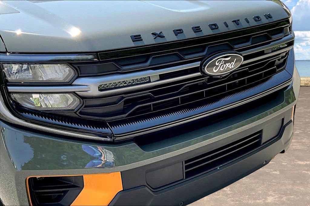 Used 2025 Ford Expedition Tremor AWD/4WD image 34