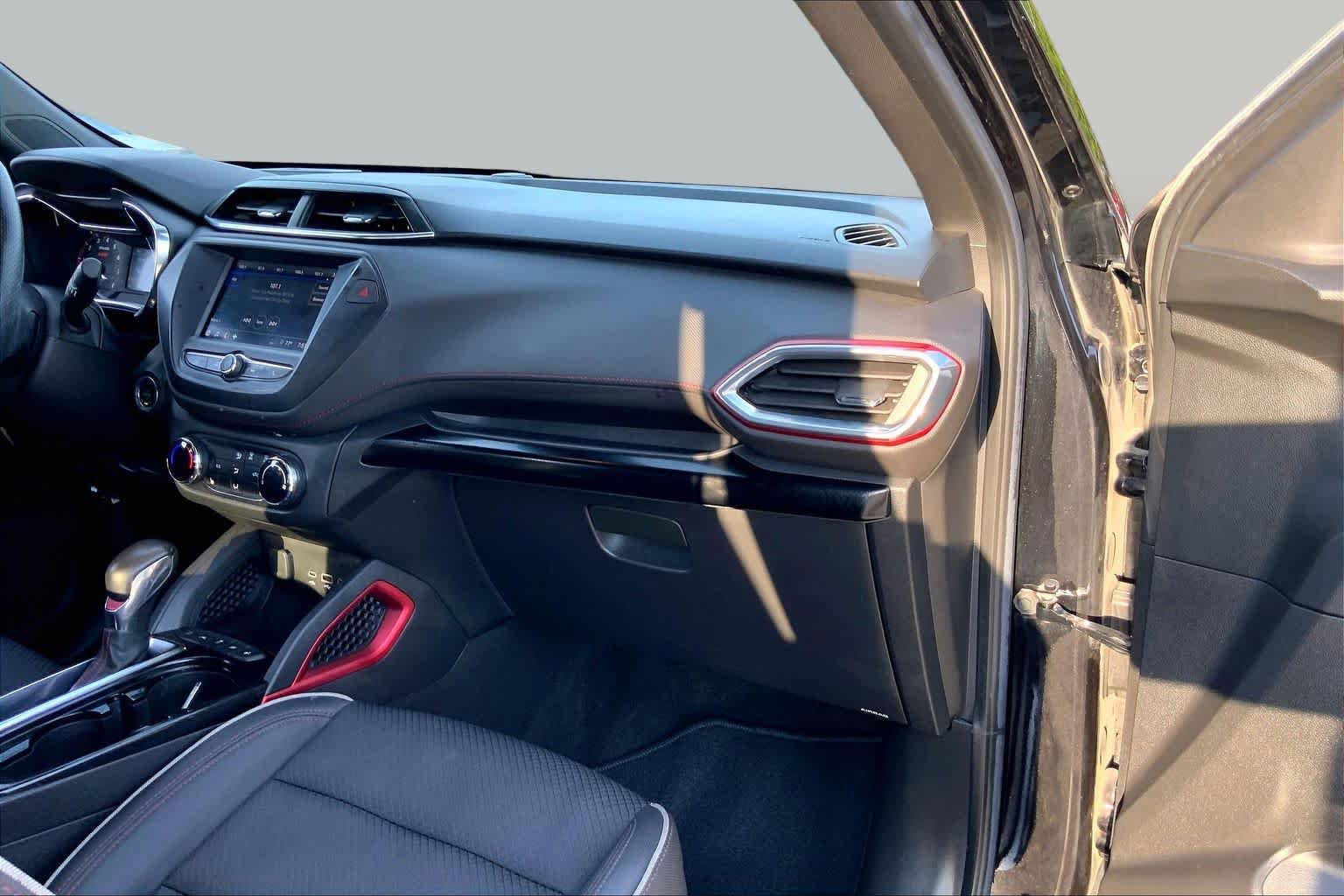 Used 2022 Chevrolet TrailBlazer RS FWD image 18