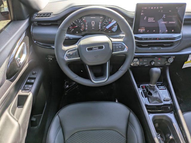 New 2026 Jeep Compass Latitude image 14