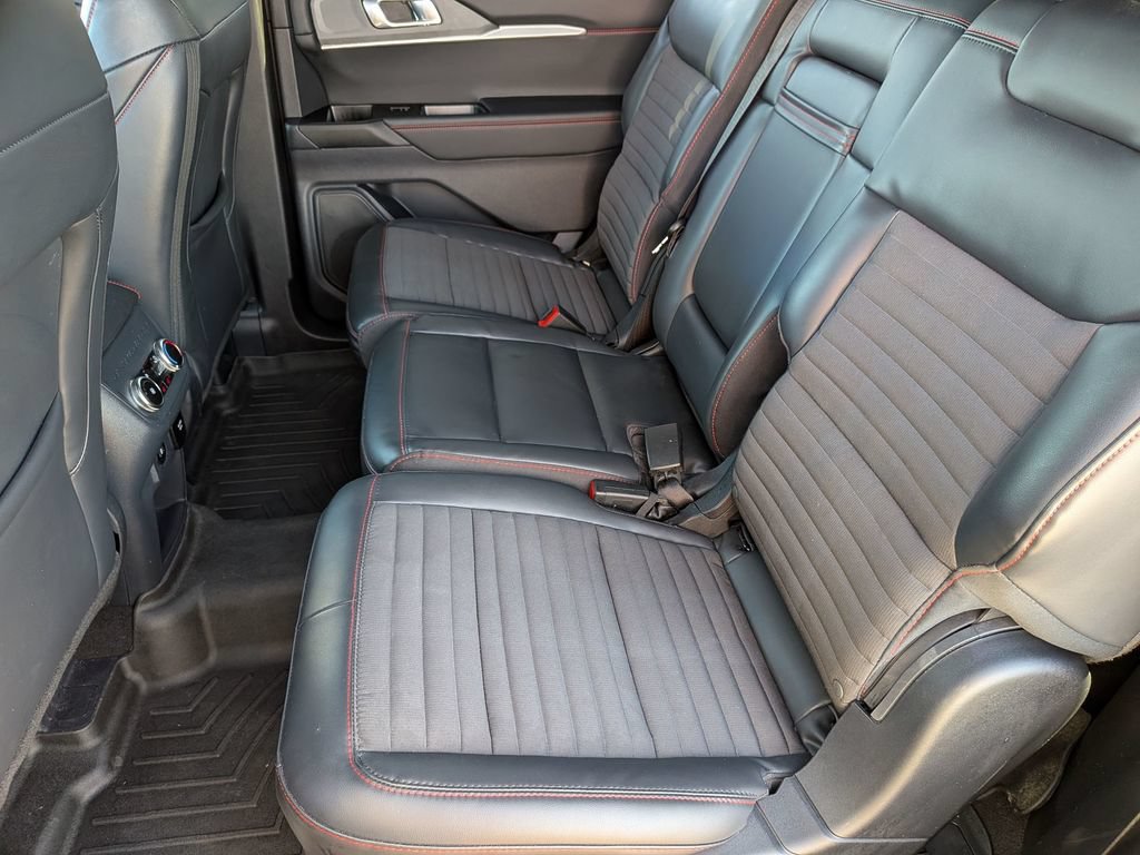 Used 2026 Ford Explorer ST-Line w/ Premium Package RWD image 21