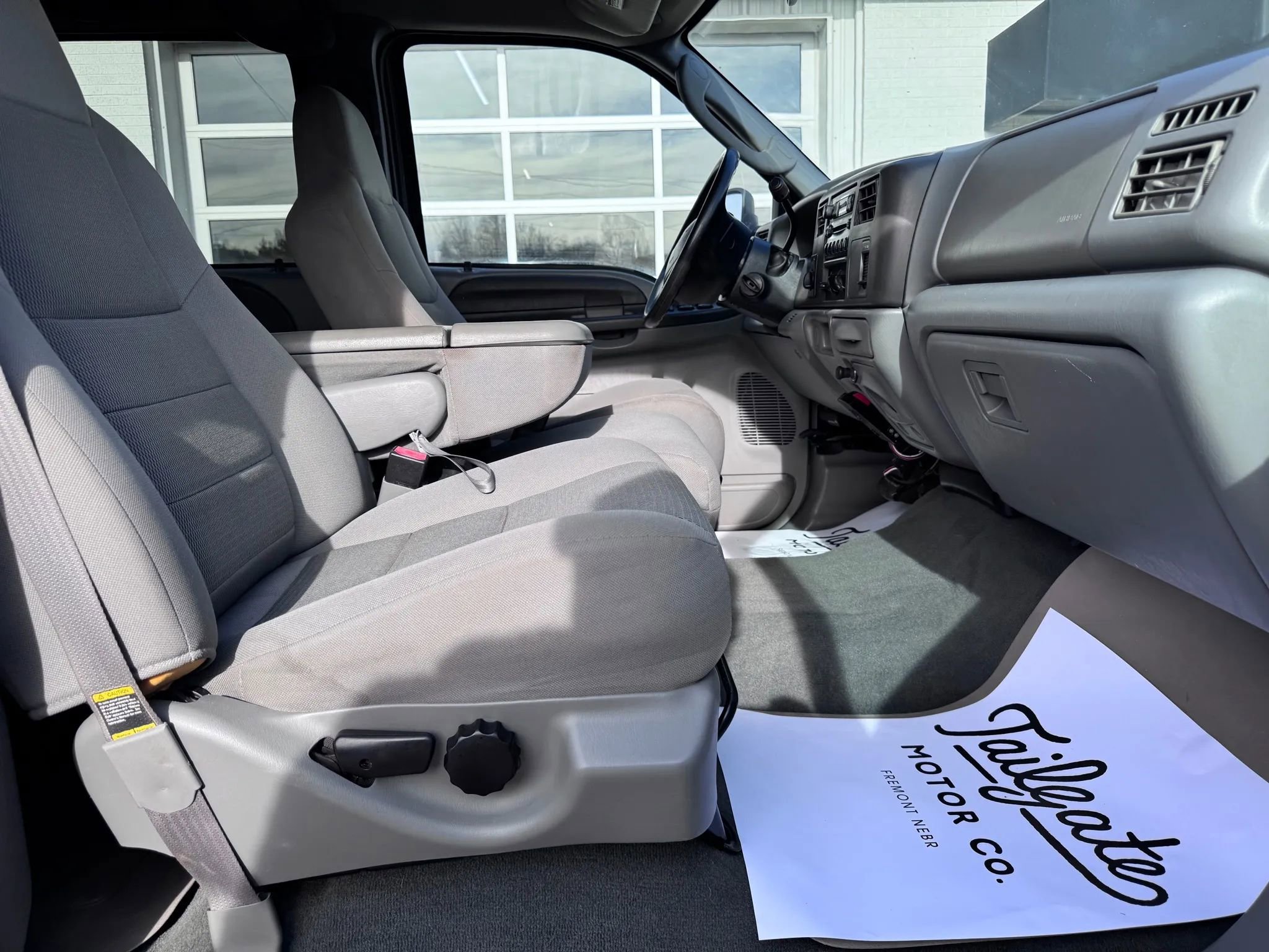 Used 2004 Ford F350 XLT image 12