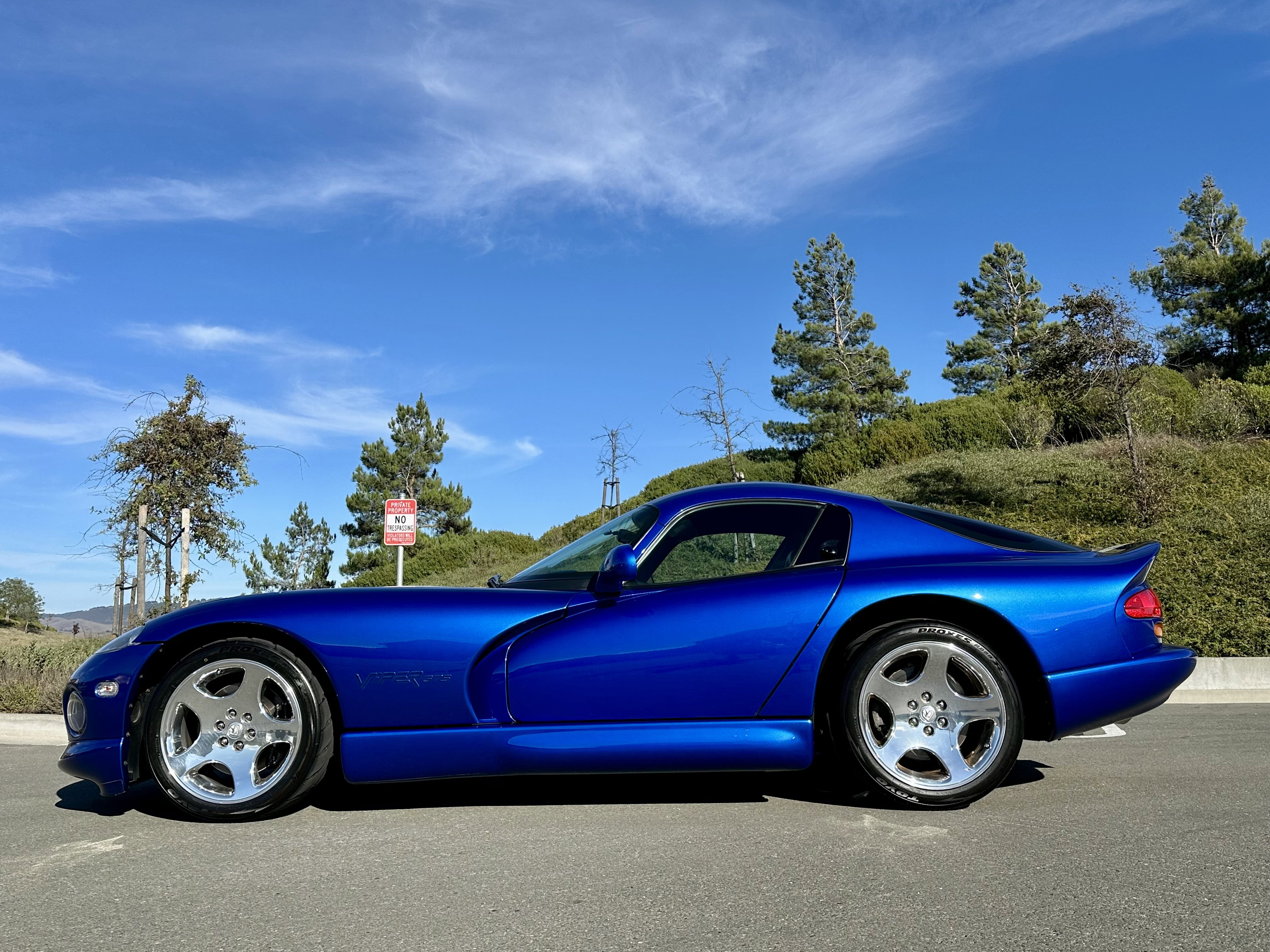 Used 1997 Dodge Viper GTS image 3