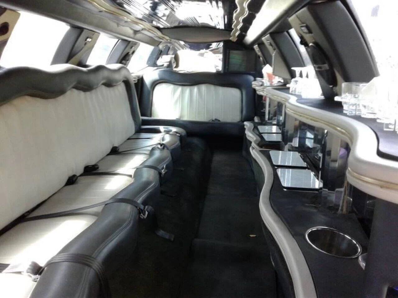 Used 2006 Lincoln Town Car Signature RWD image 12