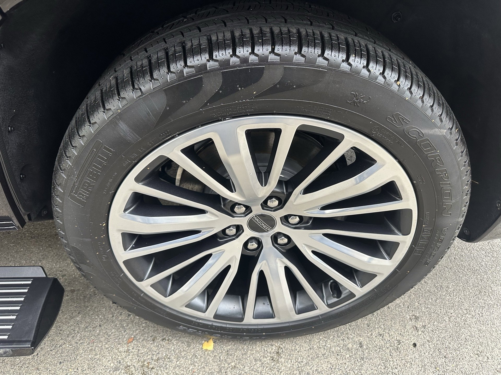 Used 2023 Jeep Grand Wagoneer Series III w/ Rear-Seat Entertainment Group image 43