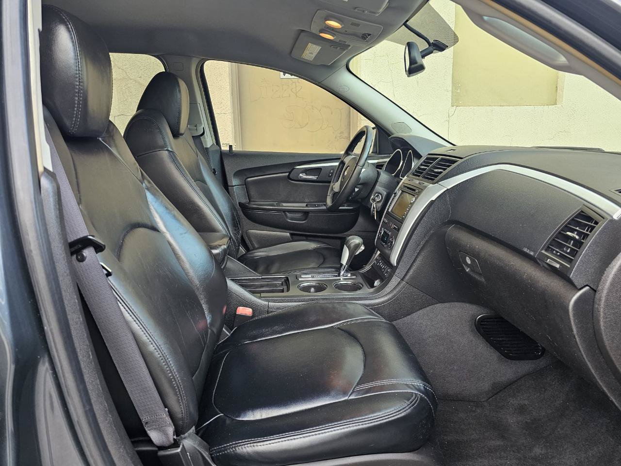 Used 2009 Chevrolet Traverse LT FWD image 19