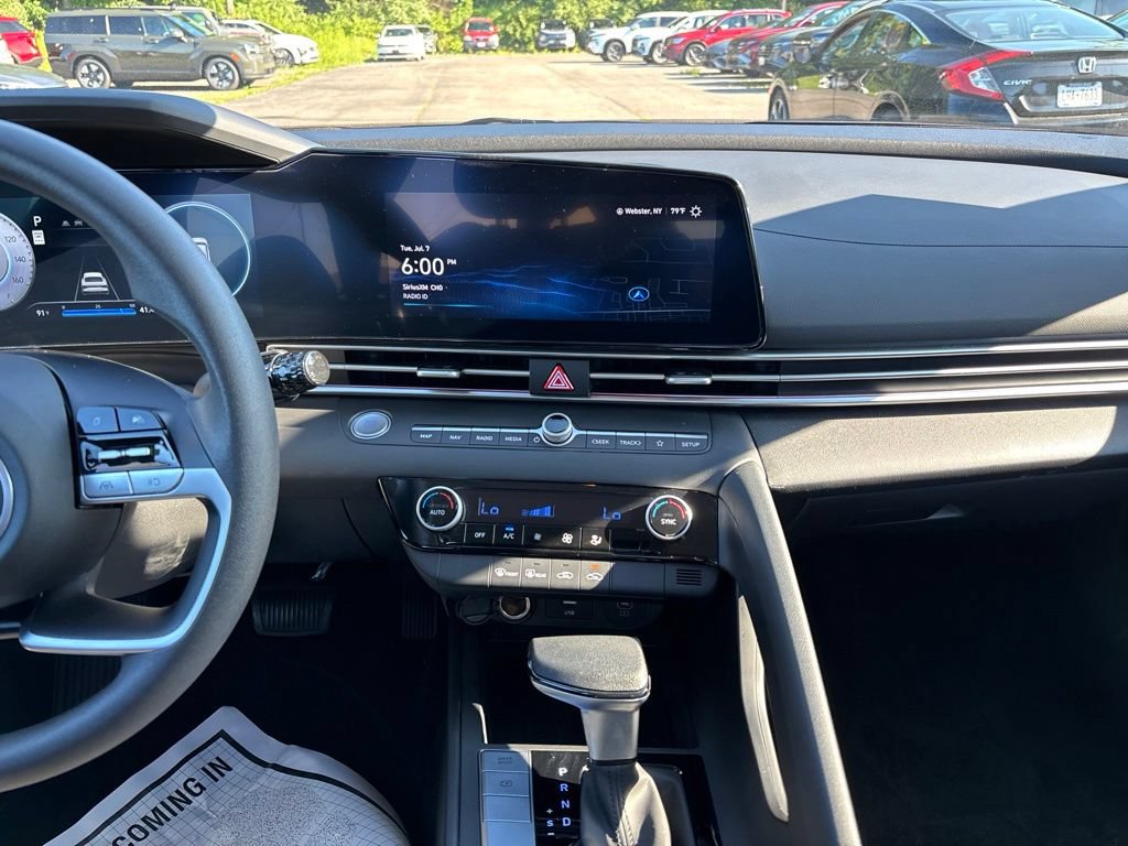 Certified 2024 Hyundai Elantra SEL FWD image 27