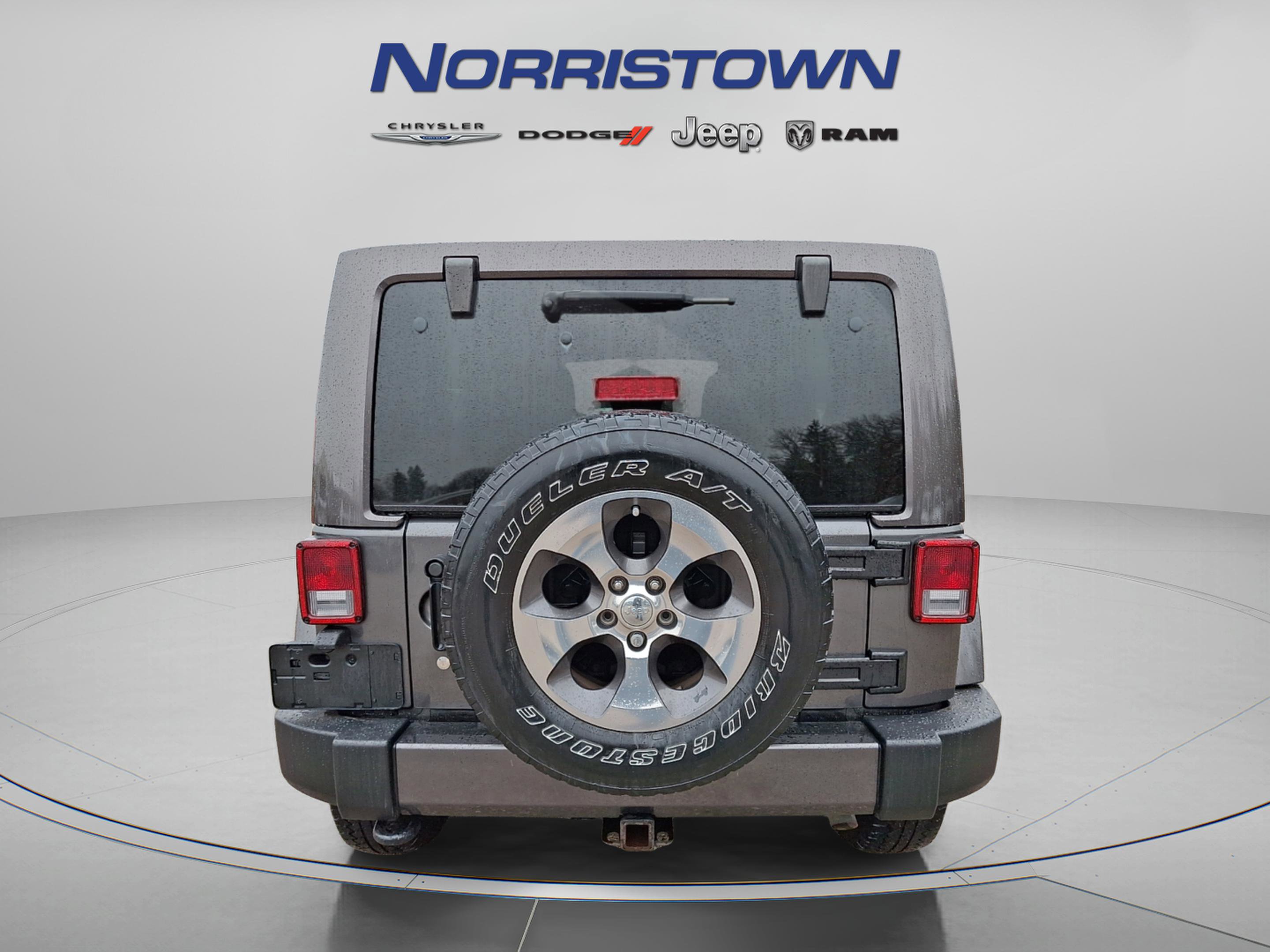 Certified 2017 Jeep Wrangler Unlimited Sahara w/ Connectivity Group image 5