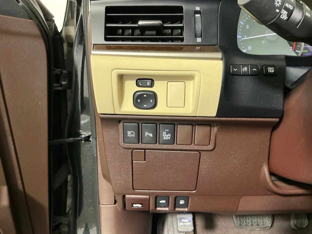 Used 2016 Lexus ES 350 w/ Premium Package w/Wood Trim FWD image 16