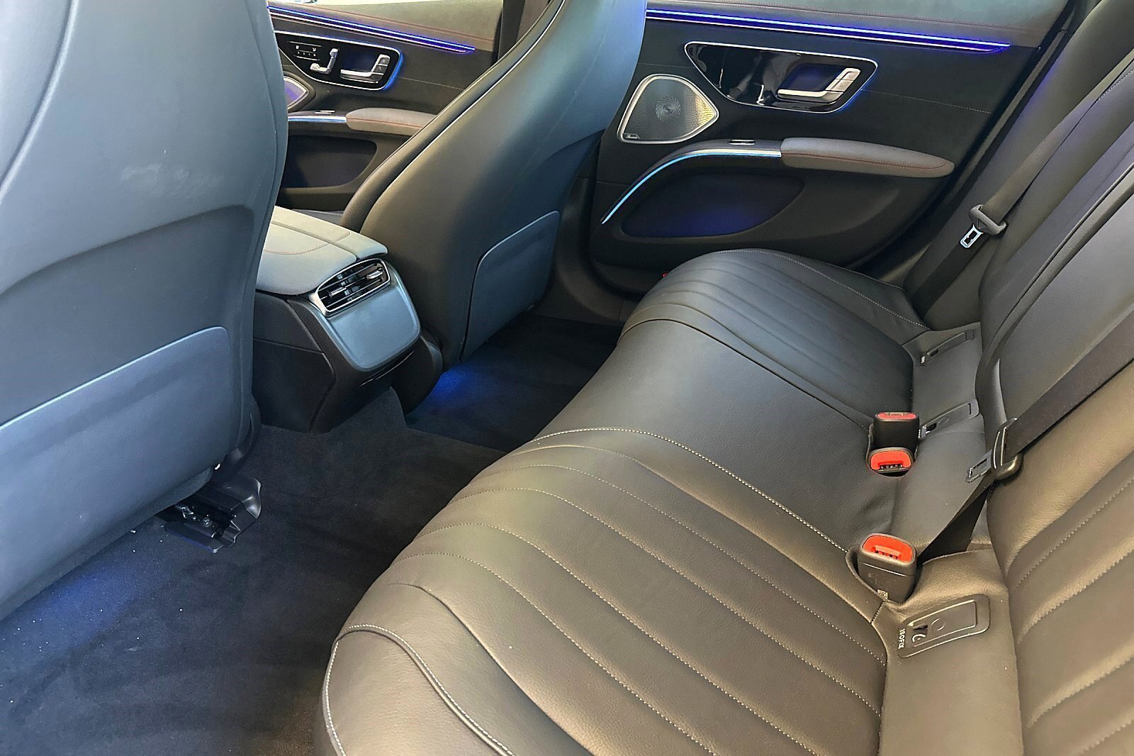 Used 2022 Mercedes-Benz EQS 580 4MATIC Sedan image 16