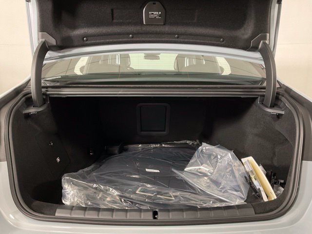 Used 2025 BMW 750e xDrive AWD/4WD image 38