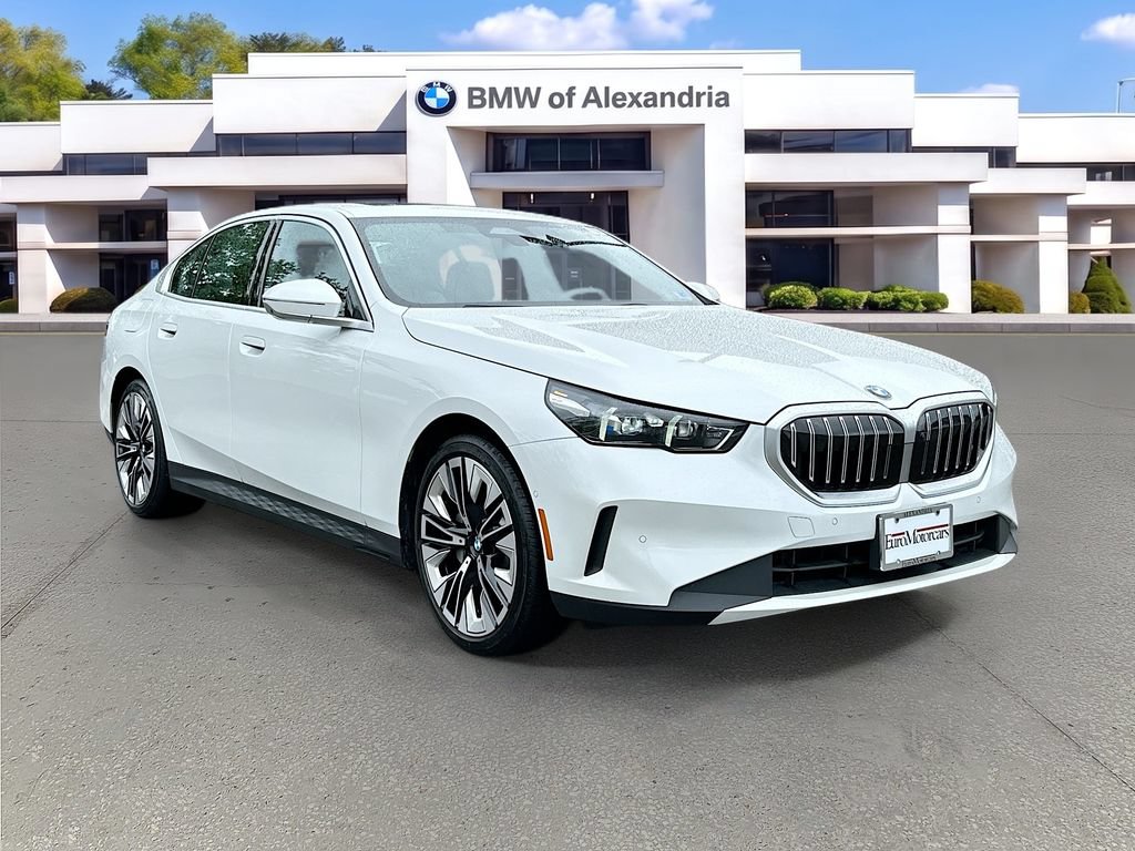 Used 2026 BMW 530i xDrive AWD/4WD image 3