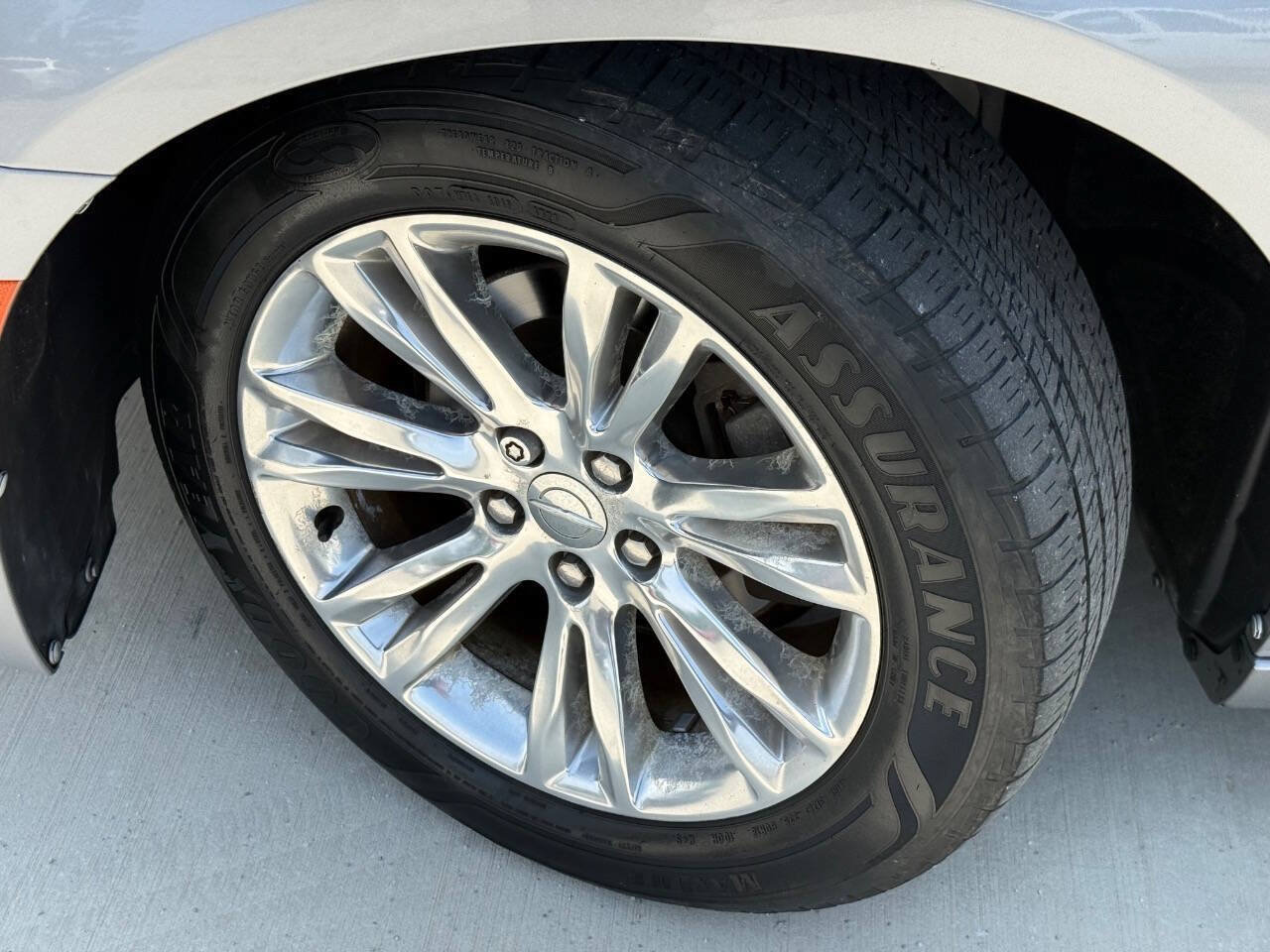 Used 2017 Chrysler 300 Limited w/ 300 Premium Group RWD image 11