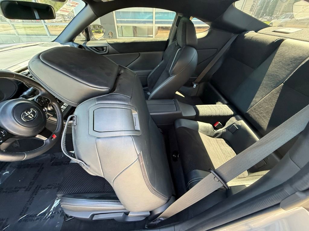 Used 2023 Toyota GR86 Premium w/ ALL Weather Mat Package (TMS) RWD image 24