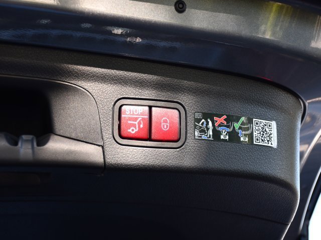 Used 2025 Mercedes-Benz GLE 350 4MATIC image 28