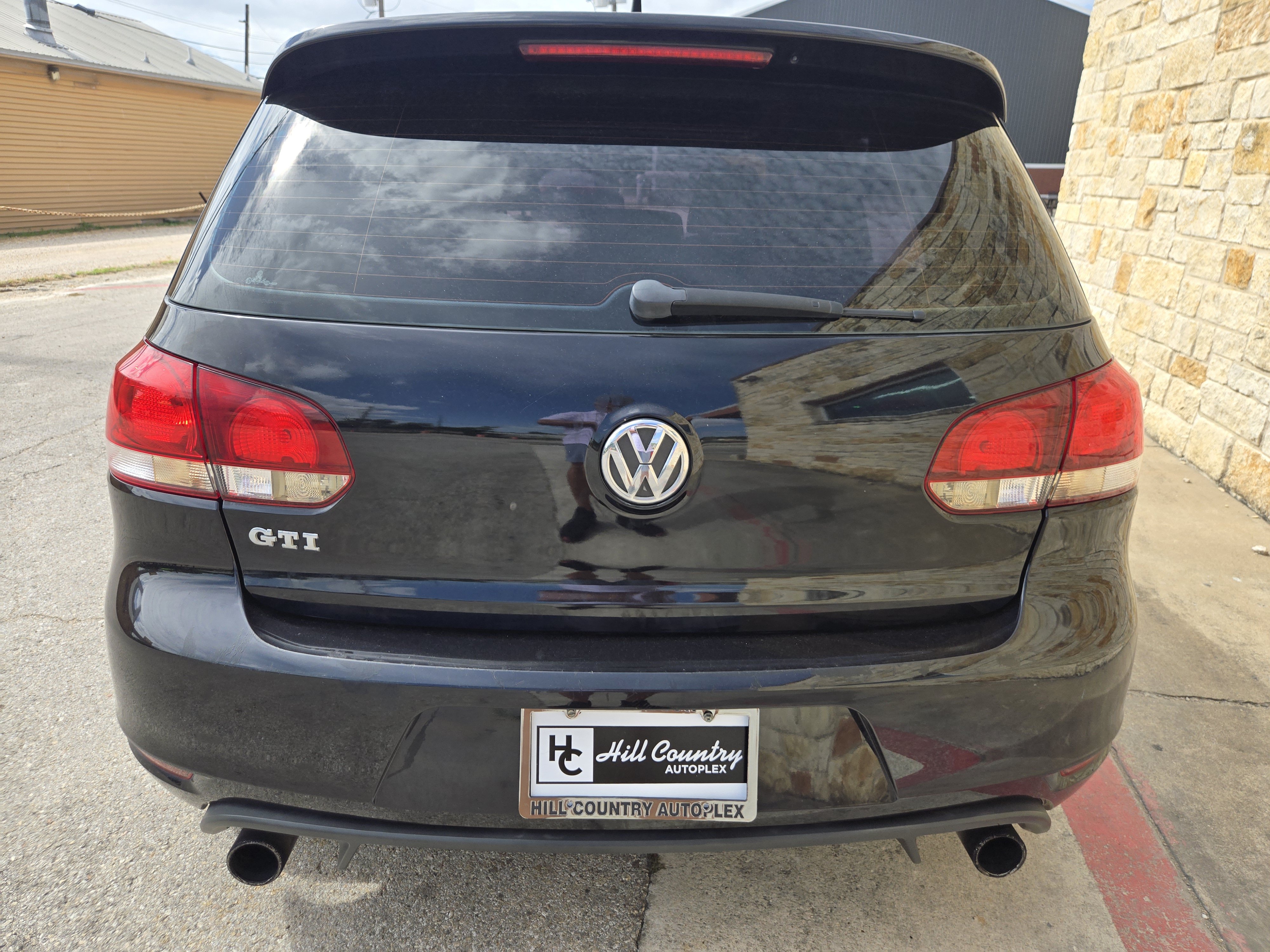 Used 2012 Volkswagen Golf 4-Door FWD image 16