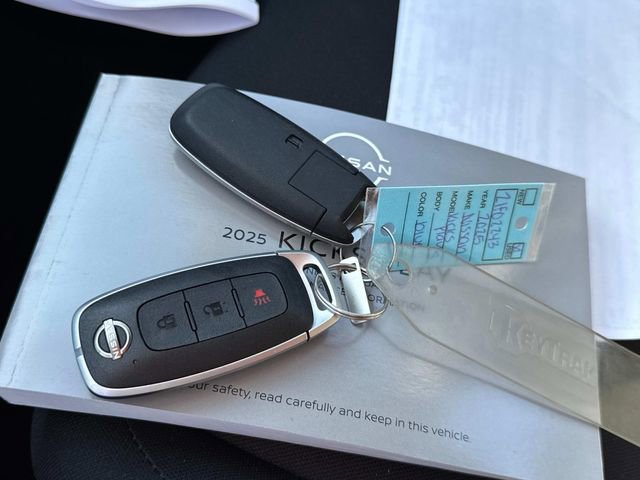 Certified 2025 Nissan Kicks Play S image 4