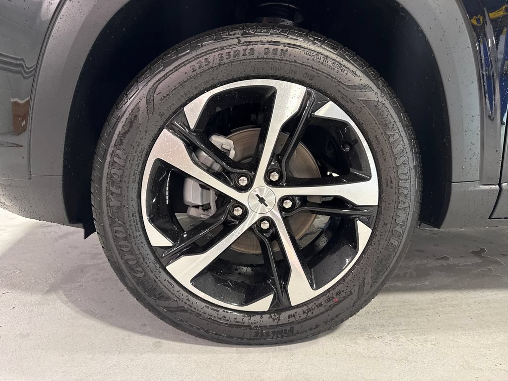 New 2026 Chevrolet Trax RS w/ Sunroof Package FWD image 44