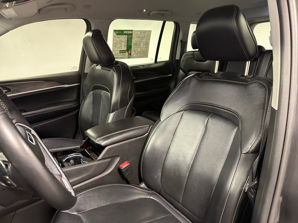 Used 2022 Jeep Grand Cherokee Limited w/ Luxury Tech Group II AWD/4WD image 26