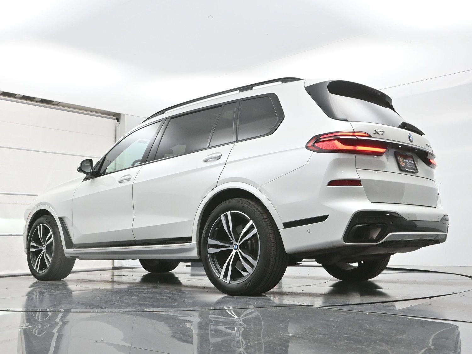 Used 2023 BMW X7 xDrive40i w/ Executive Package image 36