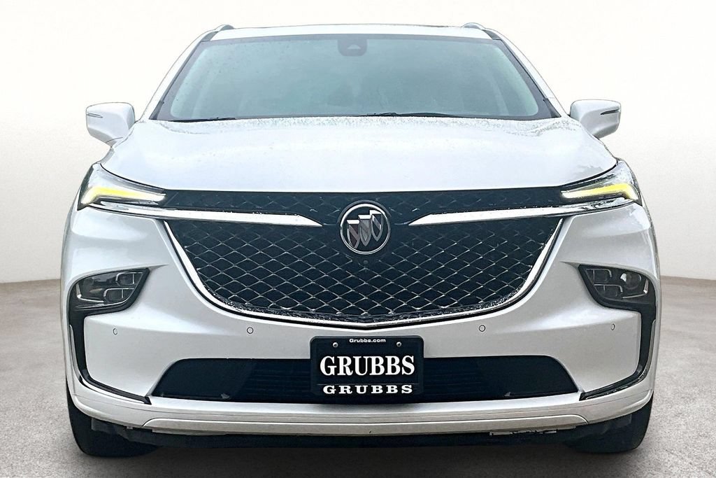 Used 2023 Buick Enclave Avenir w/ Avenir Technology Package FWD image 4