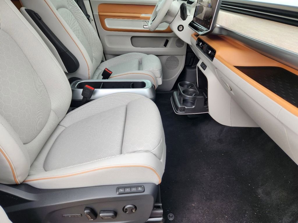 New 2025 Volkswagen ID. Buzz 1st Edition RWD image 11