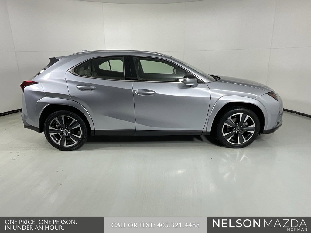 Used 2023 Lexus UX 250h FWD w/ Accessory Package (Z2) image 8