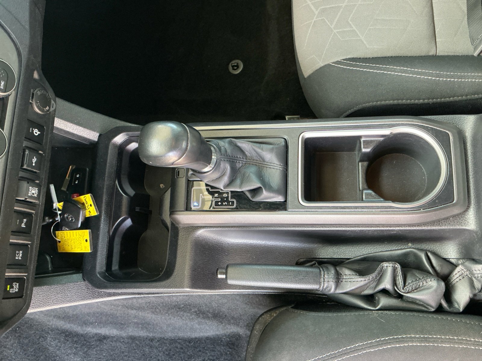 Used 2023 Toyota Tacoma TRD Sport w/ Advanced Technology Package image 15