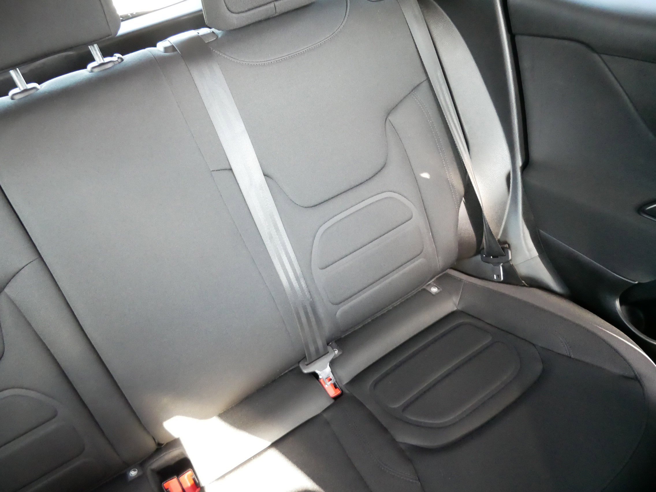 Used 2018 Jeep Renegade Latitude w/ Cold Weather Group image 14