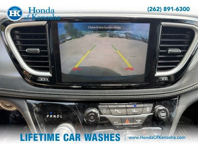 Used 2021 Chrysler Pacifica Touring-L w/ S Appearance Package FWD image 9