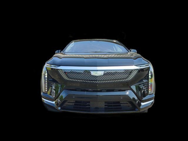 New 2025 Cadillac Optiq Luxury 2 image 2