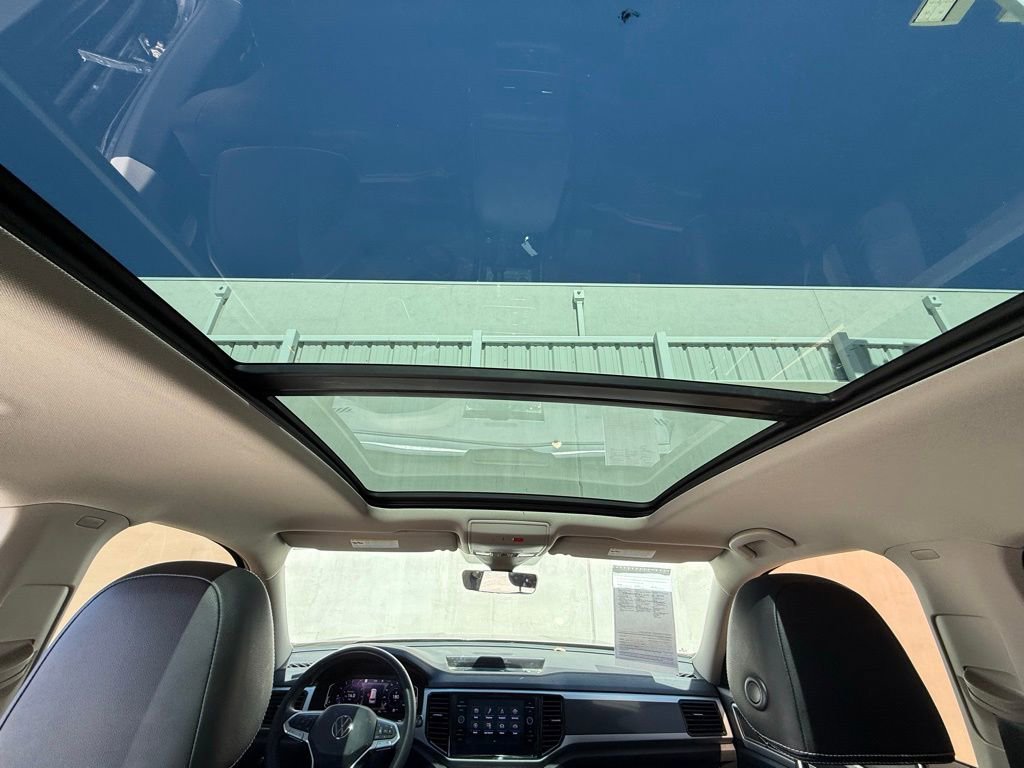 Certified 2023 Volkswagen Atlas SEL R-Line image 7