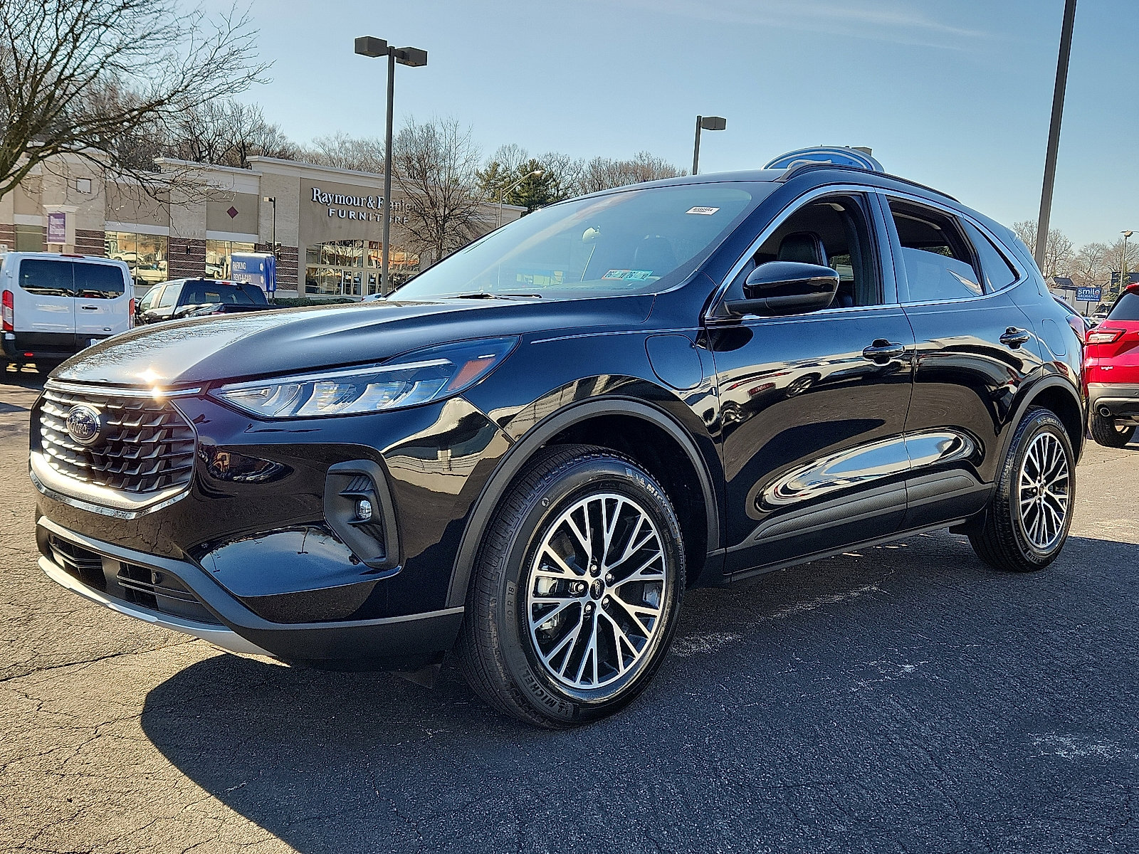 Used 2025 Ford Escape SE image 3