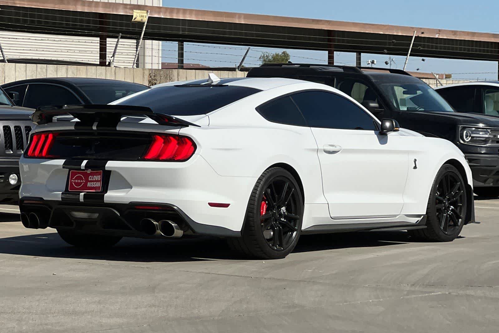 Used 2021 Ford Mustang Shelby GT500 w/ Technology Package RWD image 3