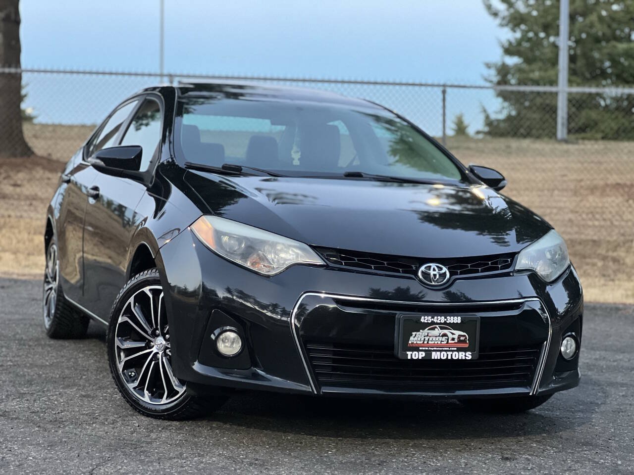Used 2015 Toyota Corolla S FWD image 1