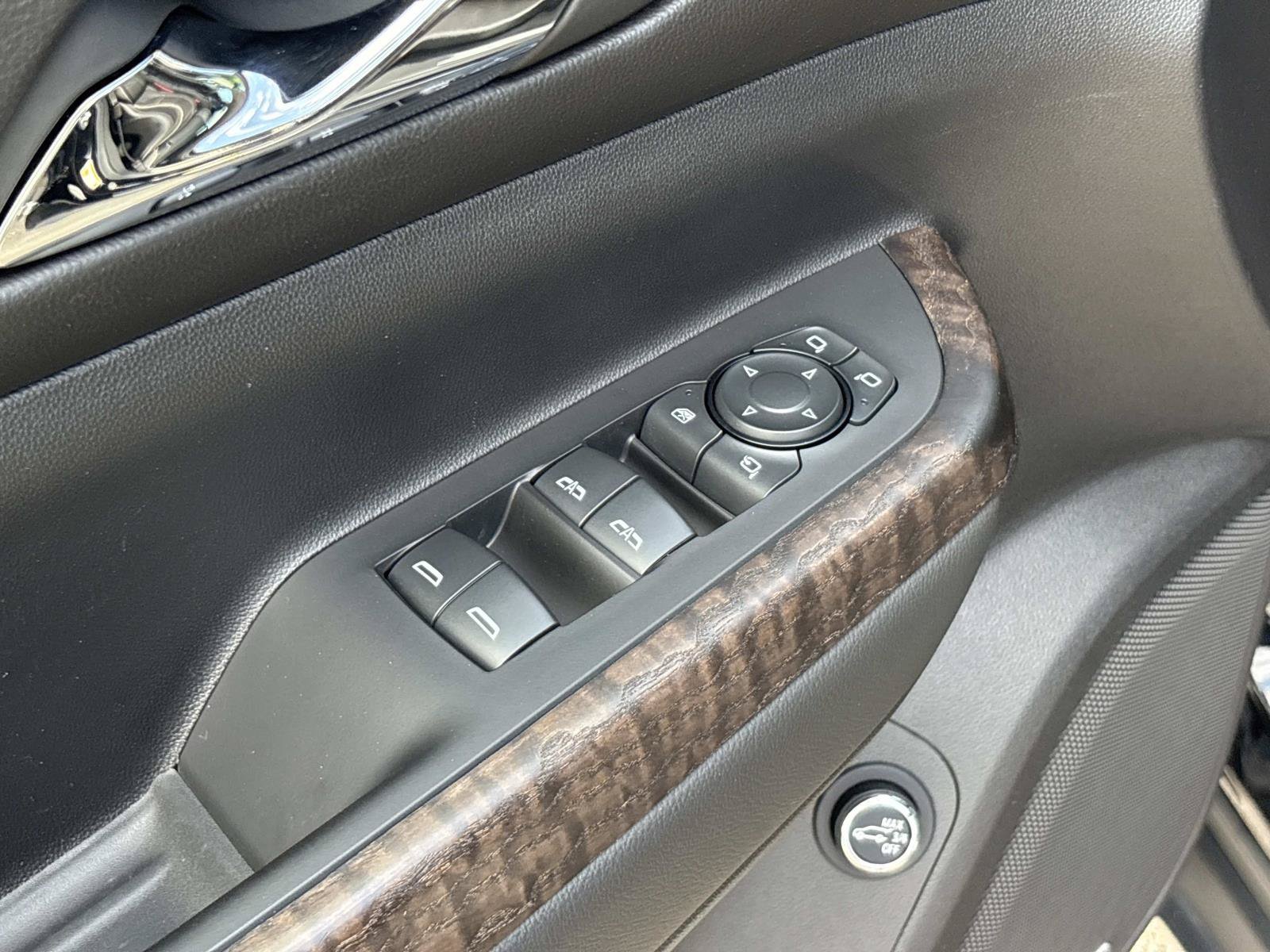Used 2023 GMC Acadia Denali w/ Denali Technology Package FWD image 14
