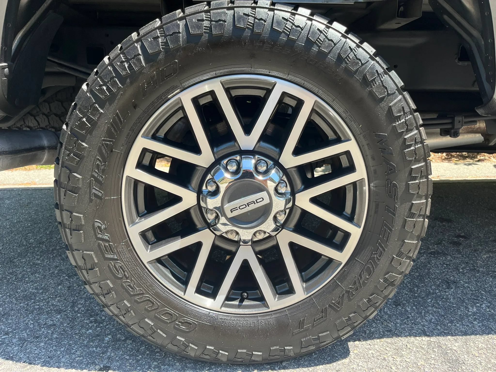 Used 2017 Ford F250 Lariat w/ Lariat Ultimate Package AWD/4WD image 11