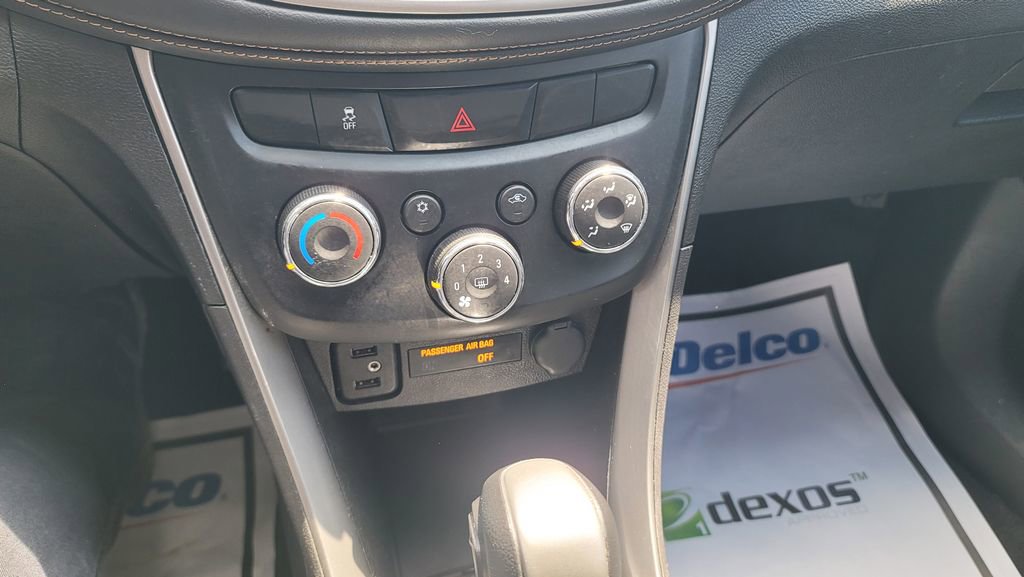 Used 2018 Chevrolet Trax LT w/ Redline Edition FWD image 22