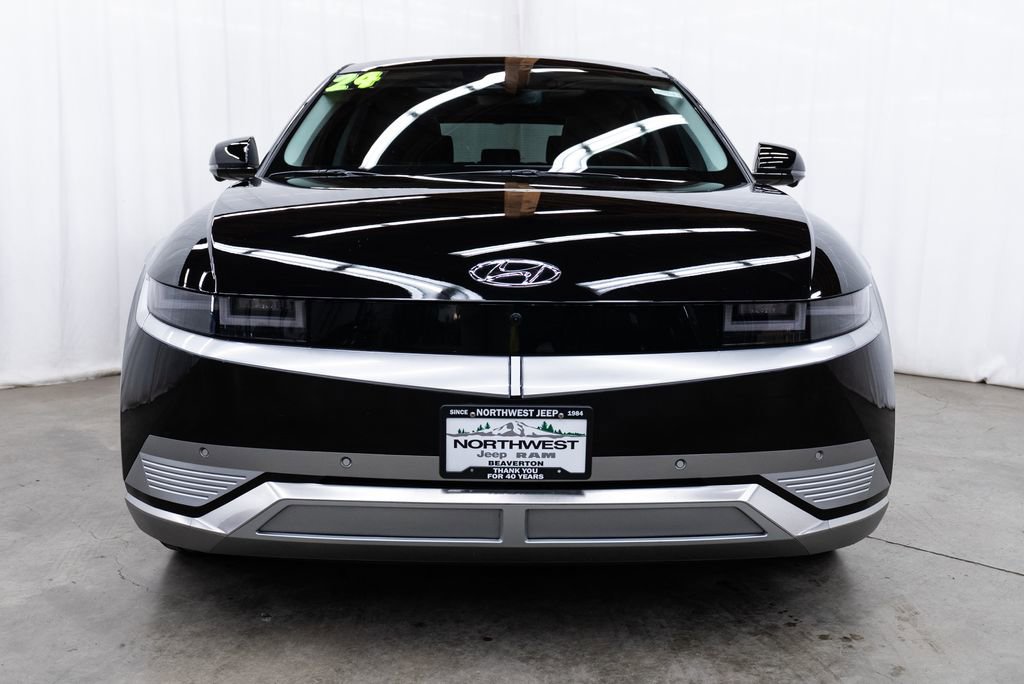 Used 2024 Hyundai Ioniq 5 Limited image 2