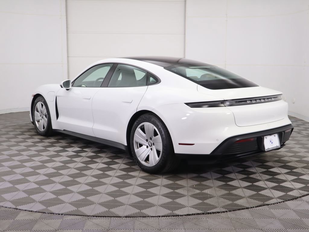 Used 2021 Porsche Taycan image 7