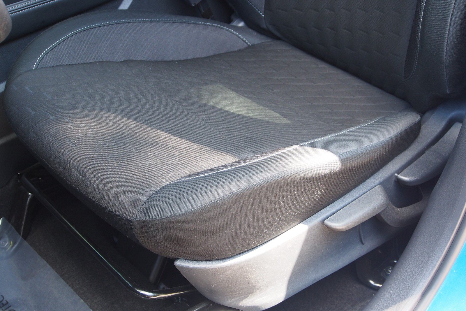 Used 2024 Nissan Kicks SV FWD image 17